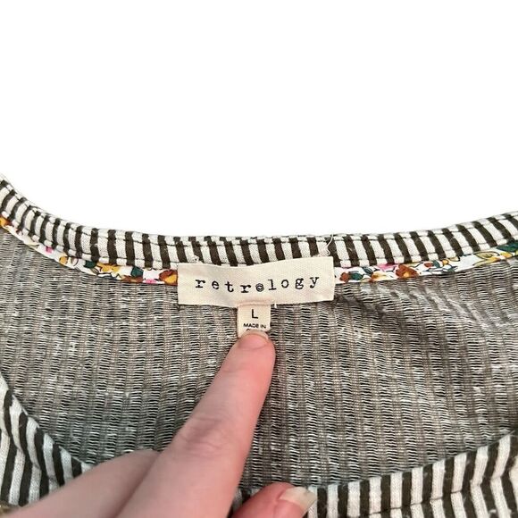 RETROLOGY Green & White Striped Short Sleeve Blouse Size L - Picture 3 of 6